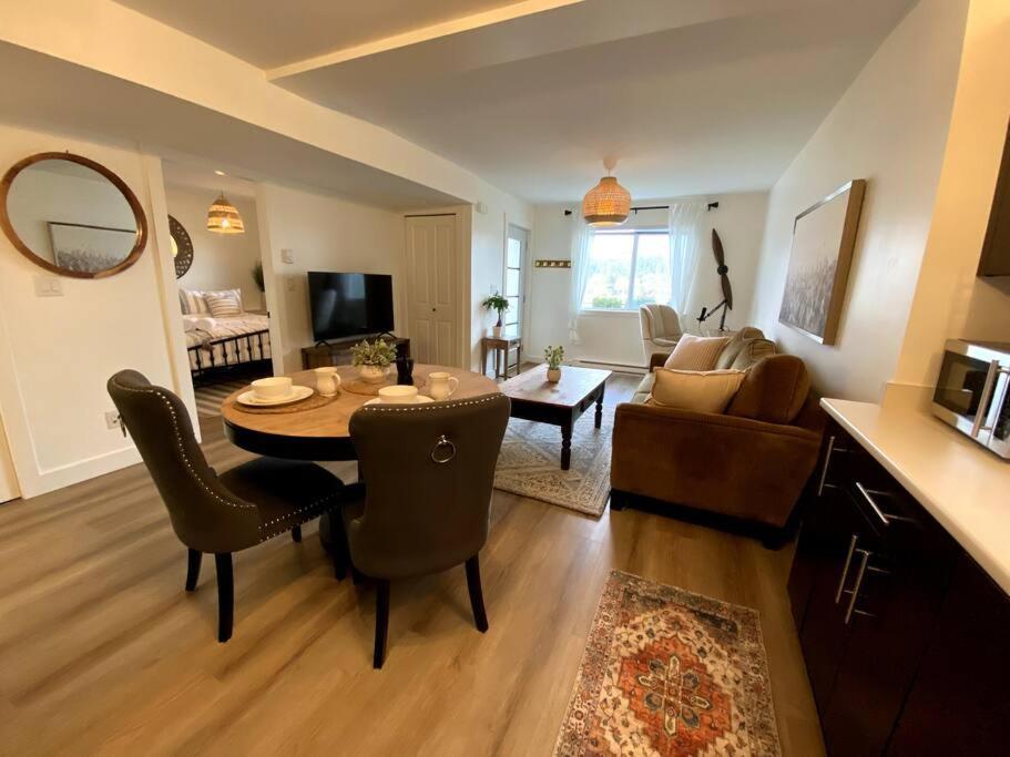 Cozy Lakeview Suite Victoria Eksteriør billede